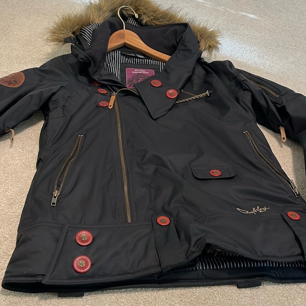 Oakley Women’s Signature series loose fit thinsulate Medium ski coat